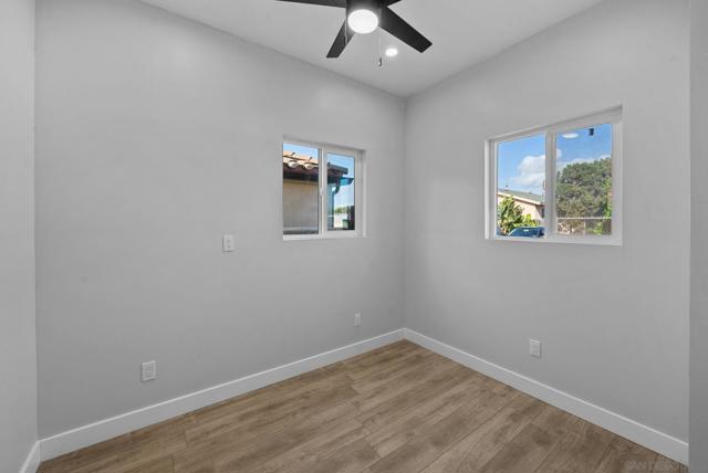 523 9th St, Imperial Beach CA: https://media.crmls.org/mediaz/074482a3-3865-449a-b494-963da6db53c6.jpg