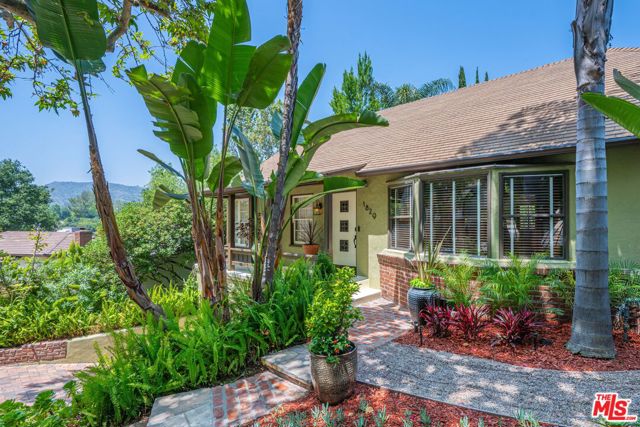 1829 La Loma Road, Pasadena, California 91105, 2 Bedrooms Bedrooms, ,1 BathroomBathrooms,Single Family Residence,For Sale,La Loma,24402095