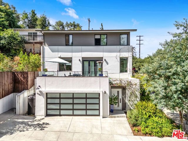 4841 Minden Place, Los Angeles CA: https://media.crmls.org/mediaz/07466727-f434-48af-ae5d-e90bf1acc5dc.jpg