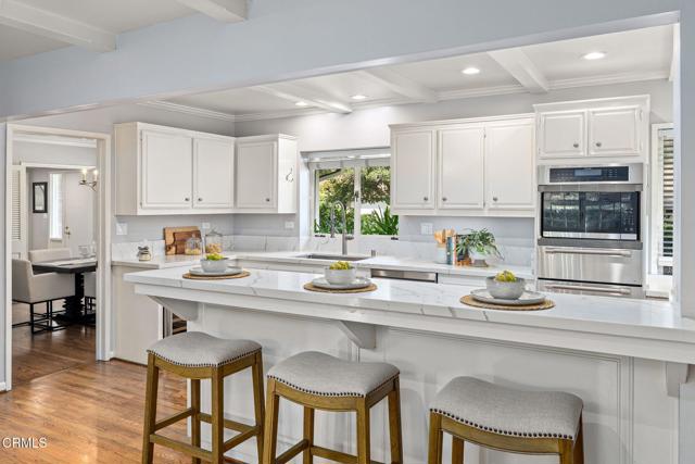 1915 Canyon Close Road, Pasadena CA: https://media.crmls.org/mediaz/074687df-8c73-402a-a910-98dcd86c17ef.jpg