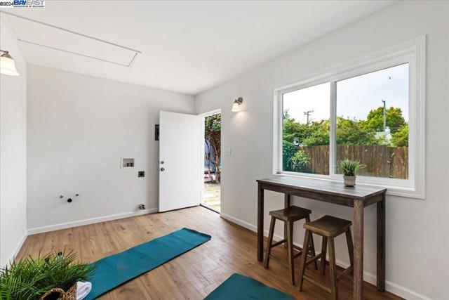 955 Virginia St, Berkeley CA: https://media.crmls.org/mediaz/074756b1-c379-48eb-a30f-58b20d565863.jpg