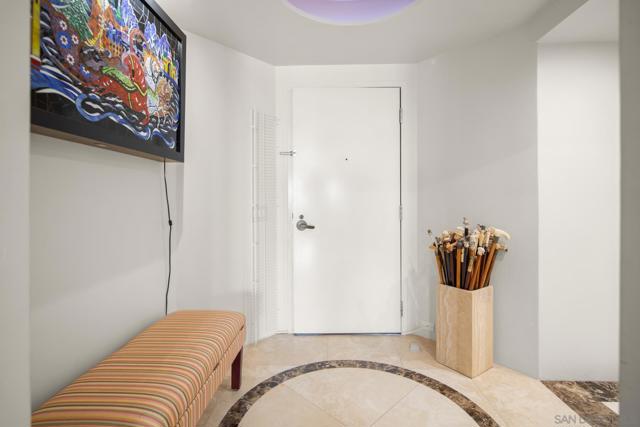 100 Harbor Dr, San Diego CA: https://media.crmls.org/mediaz/07476f95-8c4a-4aeb-8c32-b6905dbc99e7.jpg