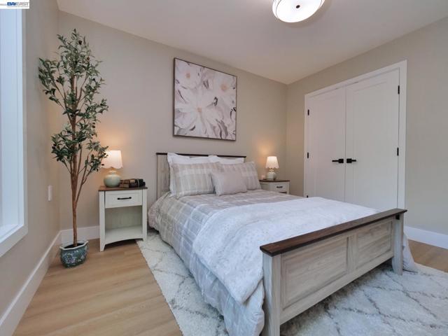 1732 Oakmont Drive, Walnut Creek CA: https://media.crmls.org/mediaz/074867ec-25d5-41e0-a31c-42986623e3f5.jpg
