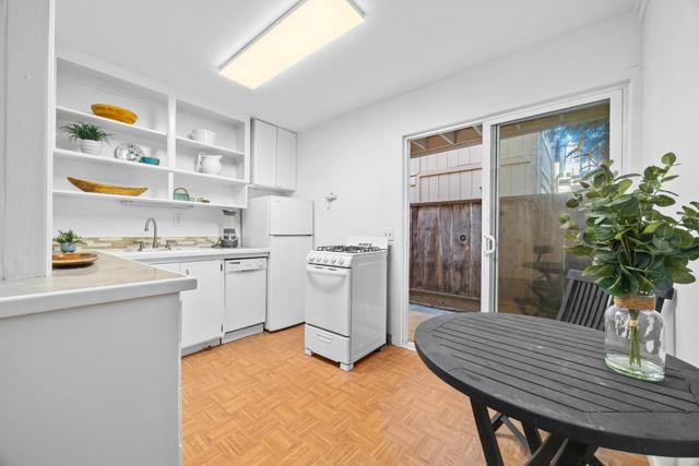 360 36th Avenue, Santa Cruz CA: https://media.crmls.org/mediaz/0748a08c-88ac-4082-a002-da5a6606d507.jpg