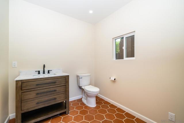 4703 Briana Ct, Fallbrook CA: https://media.crmls.org/mediaz/07495d57-2de0-450a-8230-7141a928323b.jpg