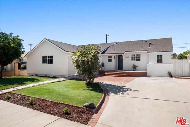 7045 Varna Avenue, North Hollywood CA: https://media.crmls.org/mediaz/07496ff5-d276-4c3b-a772-1c178e98c7a8.jpg