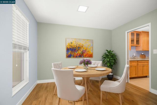 651 Moraga Rd, Moraga CA: https://media.crmls.org/mediaz/0749ab86-6c49-4249-9bfe-2ba8e16d2ffd.jpg