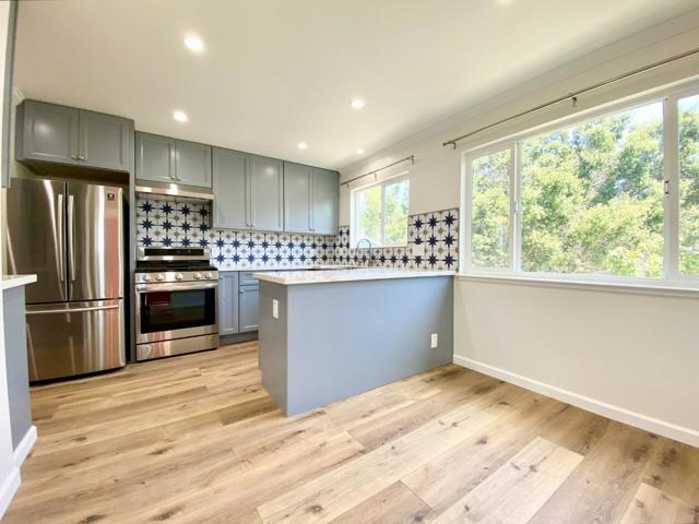 1076 Grand Avenue, South San Francisco CA: https://media.crmls.org/mediaz/0749d0a3-3e1c-48e7-8602-d96617863d74.jpg