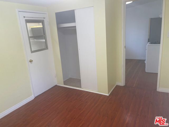 4426 Finley Avenue, Los Angeles CA: https://media.crmls.org/mediaz/074a404a-09e2-4a88-8620-b41f2ff3a4ba.jpg