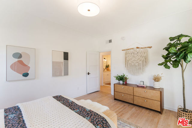 3034 Angus Street, Los Angeles, California 90039, 2 Bedrooms Bedrooms, ,1 BathroomBathrooms,Condominium,For Sale,Angus,24458179