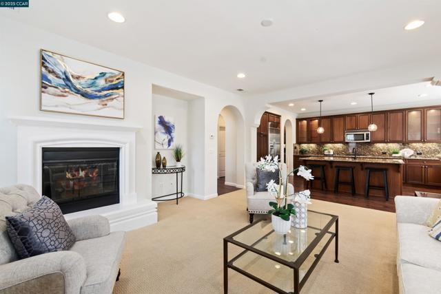 5214 Kenilworth Way, San Ramon CA: https://media.crmls.org/mediaz/074b99b1-a2f5-4f26-badc-5a9c3d67215f.jpg