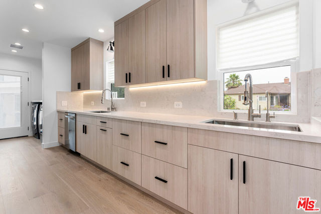 1901 S Point View Street, Los Angeles CA: https://media.crmls.org/mediaz/074bc127-7014-4ffc-bdcd-6a2e6159875f.jpg