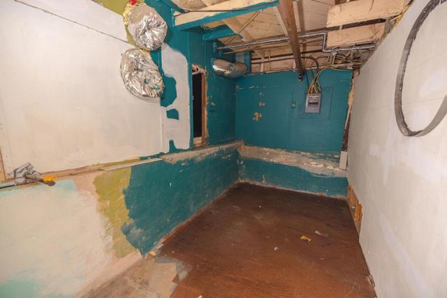 1034 Hellam Street, Monterey CA: https://media.crmls.org/mediaz/074bd4d1-6e9e-42a5-a9da-0cc73f7341bd.jpg
