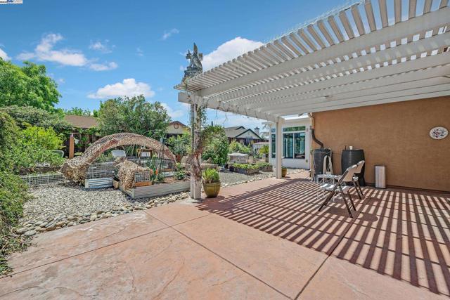 6997 Foxtail Dr, Livermore CA: https://media.crmls.org/mediaz/074d6459-036c-4bbe-8976-0d47f97b8d88.jpg