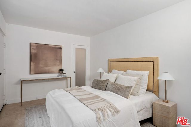 234 S Tower Drive, Beverly Hills CA: https://media.crmls.org/mediaz/074f1e81-1576-4a98-b2cb-a1e67ebe6d4e.jpg