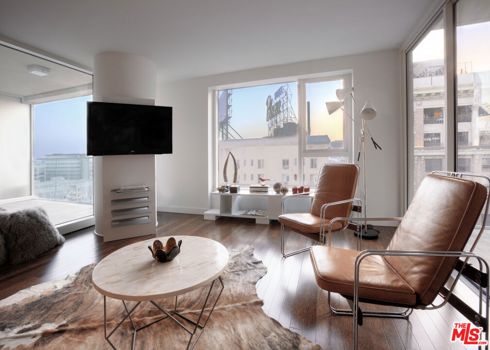 6250 HOLLYWOOD Boulevard #10N