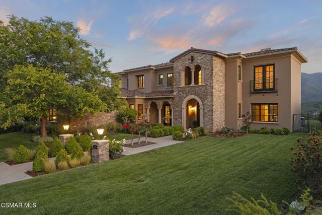 82 Queens Garden Drive, Thousand Oaks CA: https://media.crmls.org/mediaz/074fab44-4691-4bd7-bf9c-ce52d18ee5fe.jpg