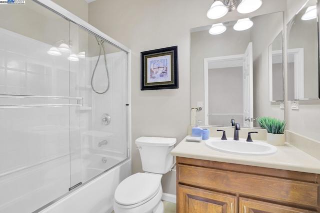 40702 Greystone Ter, Fremont CA: https://media.crmls.org/mediaz/074fe1bc-3882-4e64-bacc-86022f5f7b2f.jpg