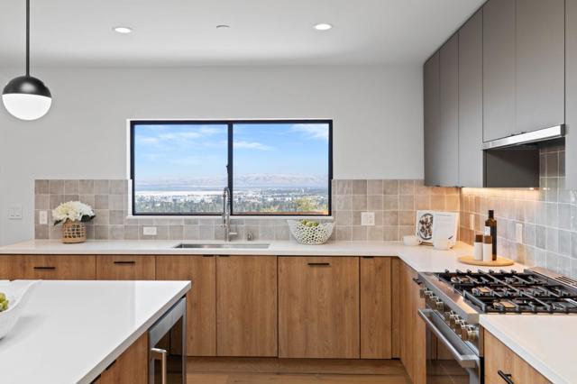 760 Loma Court, Redwood City CA: https://media.crmls.org/mediaz/07506c62-25cf-4230-8dd6-0e225018b65e.jpg