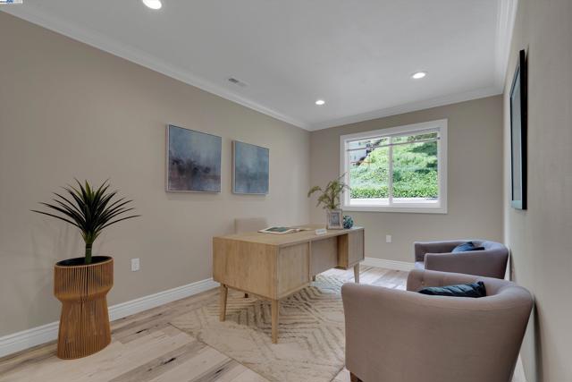 4433 Fair Ave, Oakland CA: https://media.crmls.org/mediaz/0750a21f-23d7-4e90-8b66-237bbff26472.jpg