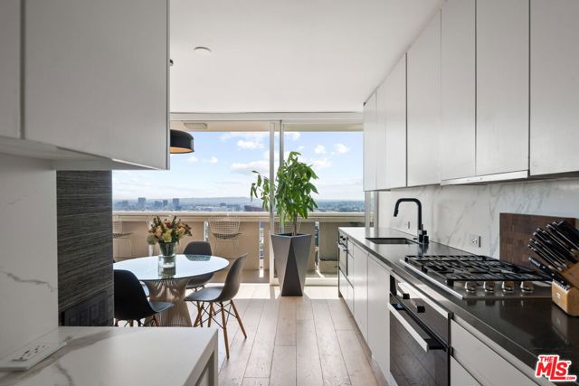 8787 Shoreham Drive, West Hollywood CA: https://media.crmls.org/mediaz/0750ebd7-66c6-4a43-9074-44585f1cd043.jpg