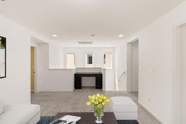 6505 Brando Loop, Fair Oaks CA: https://media.crmls.org/mediaz/0750ef02-0a8b-499d-b042-14fea25d2277.jpg