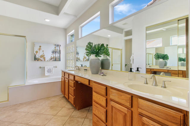 35925 Rosemont Drive, Palm Desert CA: https://media.crmls.org/mediaz/0751841e-06f2-457d-b538-f6e698fad99f.jpg