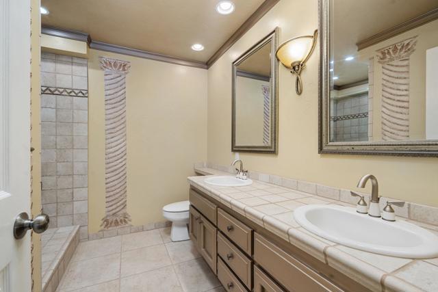 Detail Gallery Image 14 of 23 For 5983 Gaines St, San Diego,  CA 92110 - 3 Beds | 2/1 Baths