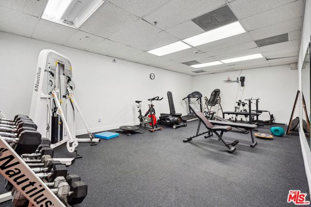 1861 Veteran Avenue, Los Angeles CA: https://media.crmls.org/mediaz/07521495-d507-41c5-9687-0a0001f2b824.jpg