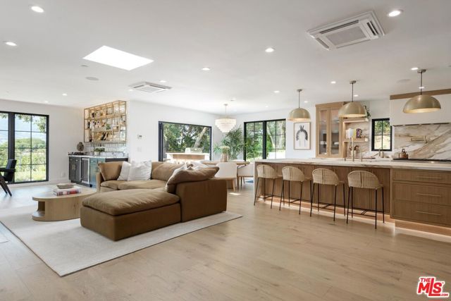 1250 Bel Air Drive, Santa Barbara CA: https://media.crmls.org/mediaz/07529990-2e13-4fd0-88fd-d7c9d96e2ca5.jpg