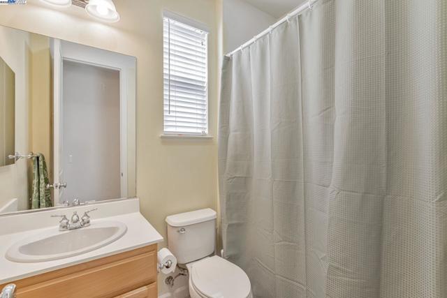 40252 Bonica Rose Terrace, Fremont CA: https://media.crmls.org/mediaz/07529e5d-05a5-44ff-82dc-f284eaa15cc9.jpg
