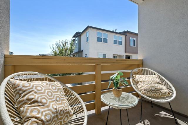 1882 Joshua Tree Circle, Milpitas CA: https://media.crmls.org/mediaz/0752fba0-c8d3-456e-8388-47ba434c082e.jpg