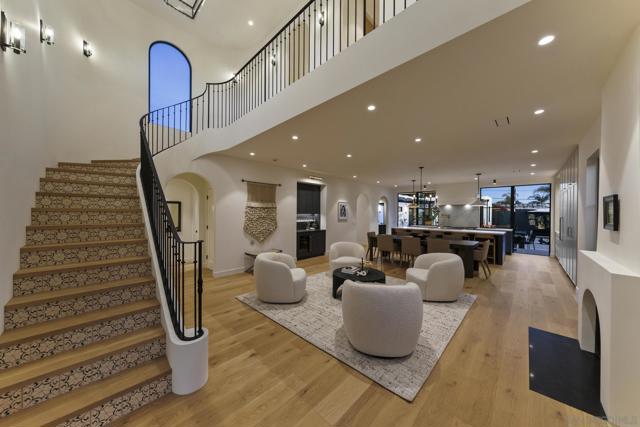 4223 Middlesex Dr, San Diego CA: https://media.crmls.org/mediaz/075317cc-39d0-4174-ae3b-e0db1b59e096.jpg