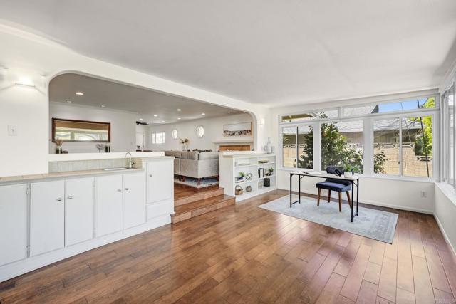 1051 La Reina Drive, San Marcos CA: https://media.crmls.org/mediaz/07533b81-14a4-4ca2-b3b3-e7521e12f659.jpg