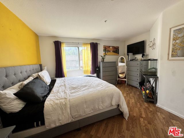 15455 Sherman Way, Van Nuys CA: https://media.crmls.org/mediaz/0753aff9-4cc9-443d-9668-d9b283e47bbf.jpg
