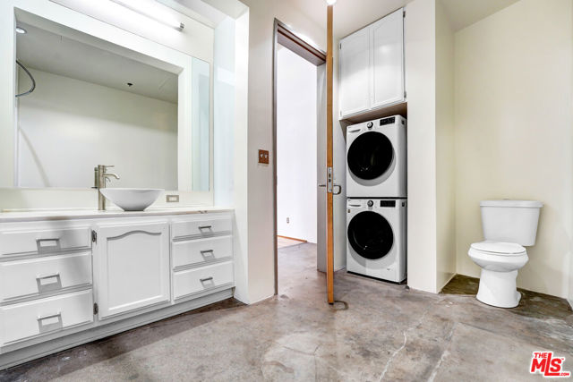 1850 Industrial Street, Los Angeles CA: https://media.crmls.org/mediaz/0753ca14-9729-412f-a2d4-2ae58b0c000e.jpg