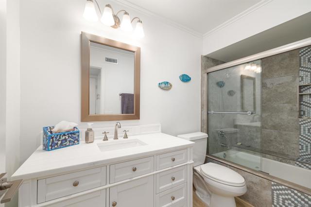 5611 Adobe Falls Rd, San Diego CA: https://media.crmls.org/mediaz/0753f741-5c98-4d49-a0f3-0b7ea415c586.jpg