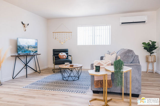 6974 Apache Trail, Yucca Valley CA: https://media.crmls.org/mediaz/07541561-ee4a-4778-ae24-4c58baf72cf5.jpg