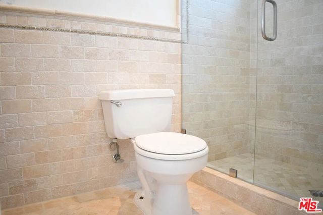 1119 22nd Street, Santa Monica CA: https://media.crmls.org/mediaz/07567ec0-053e-4f97-b4b9-58c032d5320a.jpg