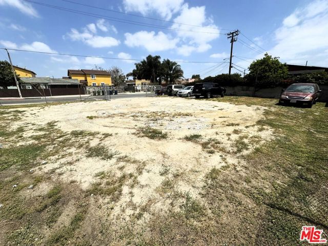 2200 124th Street, Compton, California 90222, ,Commercial Sale,For Sale,124th,24389055
