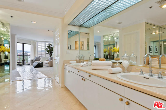 10724 Wilshire Boulevard, Los Angeles CA: https://media.crmls.org/mediaz/0756b9bd-f7c2-4a52-a8cd-96da1bd9ba68.jpg