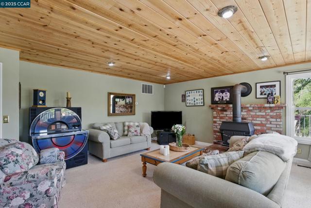 3648 Morgan Territory Rd, Clayton CA: https://media.crmls.org/mediaz/075741ff-c9fc-412a-8898-4a038f007455.jpg