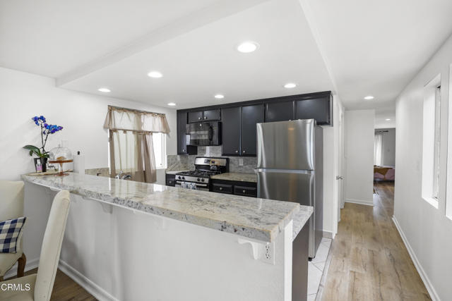 Detail Gallery Image 19 of 44 For 309 Ocean Dr, Oxnard,  CA 93035 - 4 Beds | 2/1 Baths