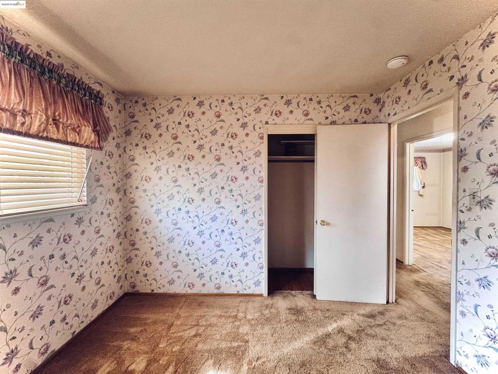 https://media.crmls.org/mediaz/0757f0ea-b530-4823-8ac7-76bd275170dc.jpg?preset=X-Large
