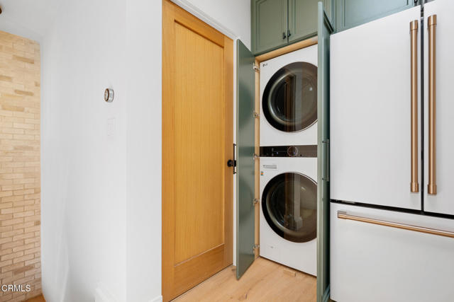 1932 1/4 Hillhurst Avenue, Los Angeles CA: https://media.crmls.org/mediaz/0757f984-e551-4b47-ac11-112298ac036f.jpg
