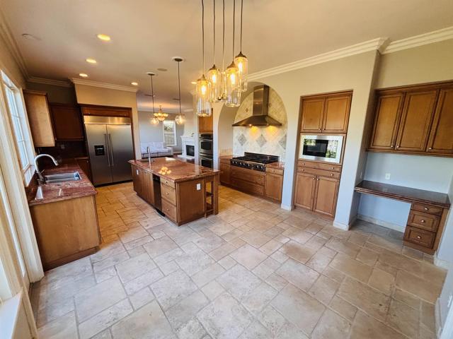 Detail Gallery Image 24 of 58 For 11596 Parkhurst Square, San Diego,  CA 92130 - 6 Beds | 6/1 Baths