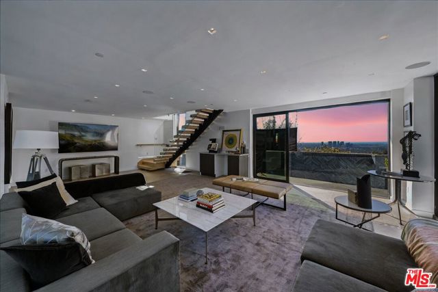 1565 Haslam Terrace, Los Angeles CA: https://media.crmls.org/mediaz/07587a9e-db78-46d6-8a26-d6f7cea86e1d.jpg