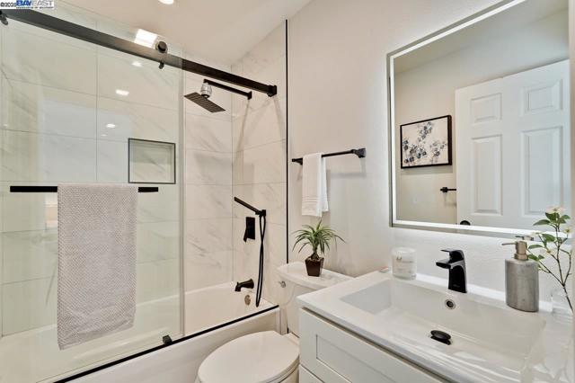 Image 30 of 32 For 212 Rengstorff Ave