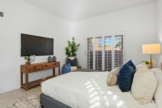 73481 Poinciana Place, Palm Desert CA: https://media.crmls.org/mediaz/075895f3-43c5-448d-8914-0ed9291491f2.jpg