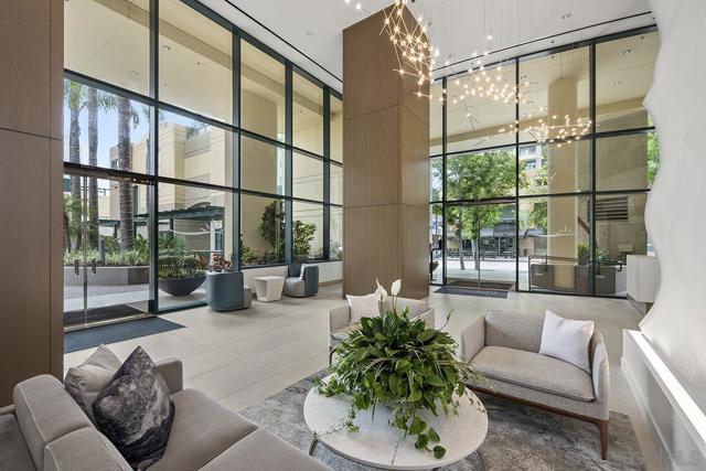 555 Front St., San Diego CA: https://media.crmls.org/mediaz/07595975-e62d-4909-8a22-67c83210fdec.jpg